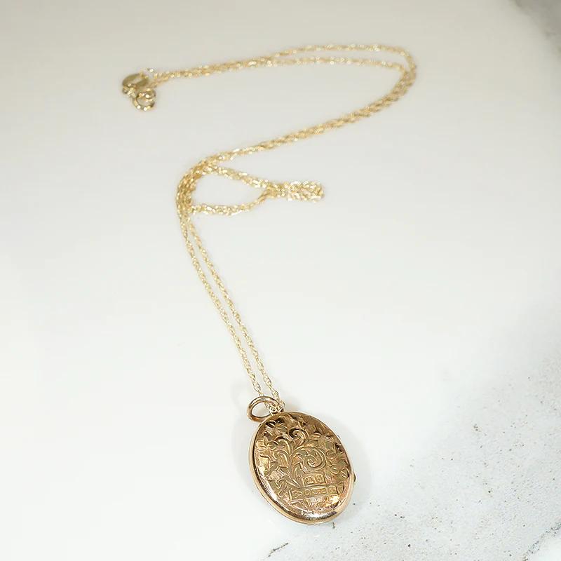 Ivy & Acanthus Engraved 9ct Gold Locket