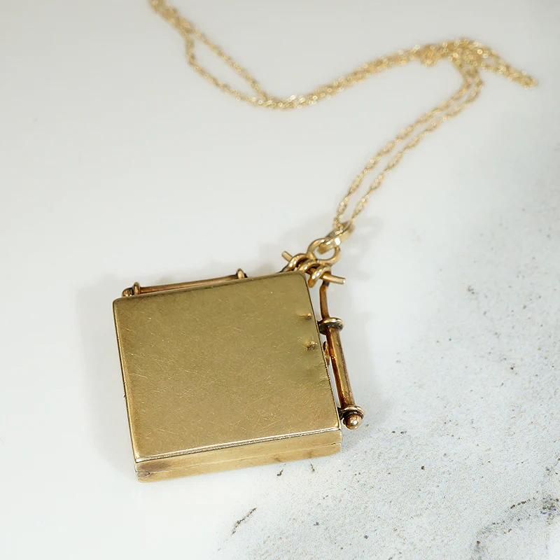 Engraved Victorian Locket in Elegant Frame