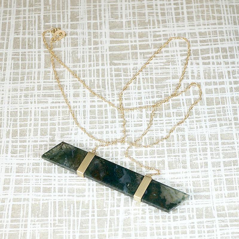 Sophisticated Moss Agate in Gold Banded Necklace