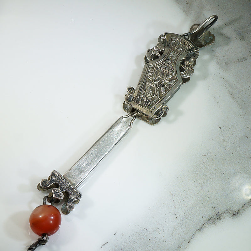 Vase Shaped Silver Chinese Needle Case