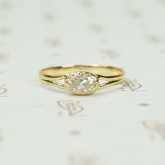 The 18k Oval OMC Solitaire