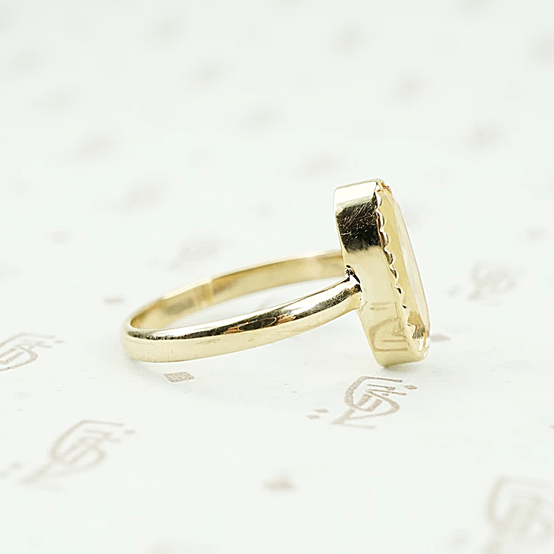 recycled 18k gold vintage imperial topaz ring side detail