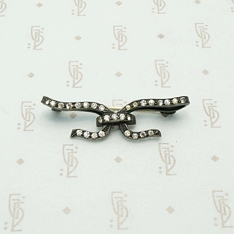 Ribbon Brooch in Siver & White Paste