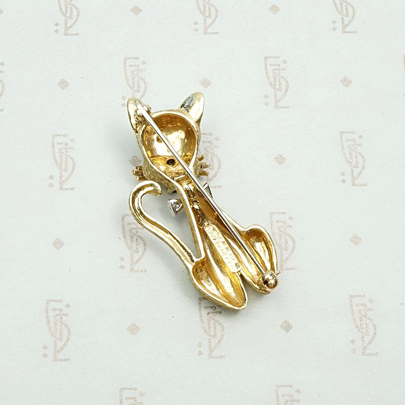 Sassy Cat Brooch by Dan Frere