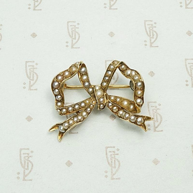 Subtly Colored Pearl Edwardian Bow Brooch