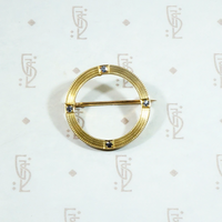 Refined Edwardian Engraved Gold Brooch with Montana Sapphires