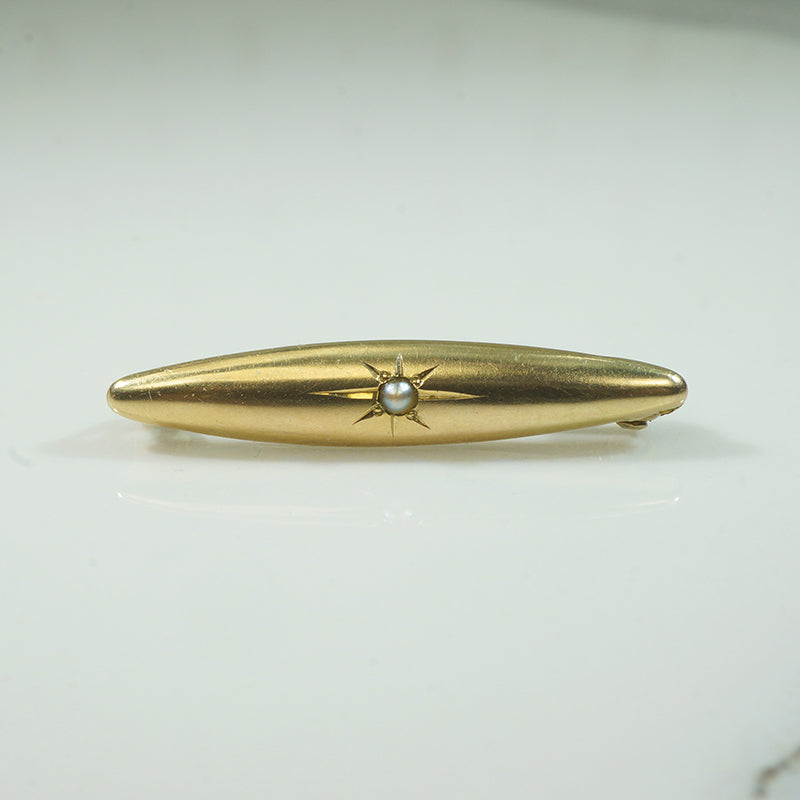 Little Gold Star Set Pearl Lingerie Pin