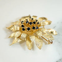 Charming 1960s Gold & Sapphire Flower Brooch