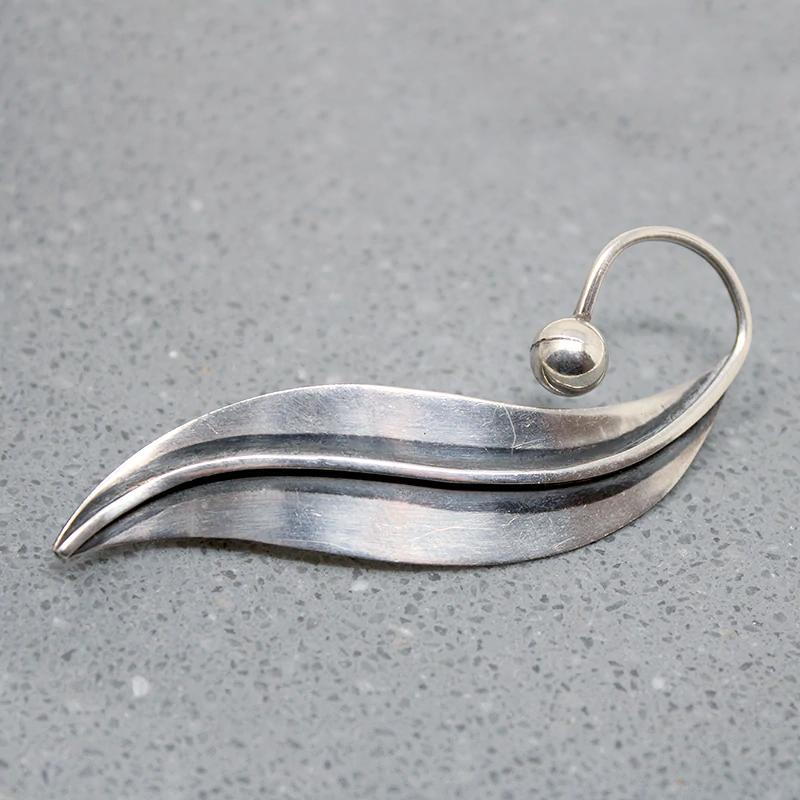 Elegant Mid Century Sterling Leaf Brooch