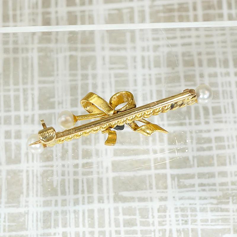 Saucy Bow Diamond & Pearl 18k Brooch