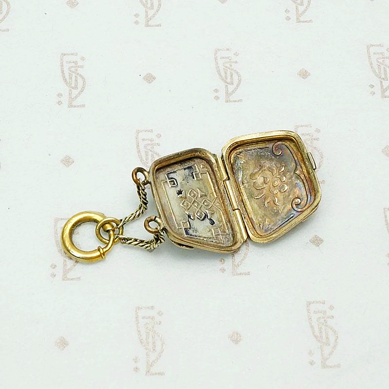 Charming Purse Charm with Enameled Forget Me Nots