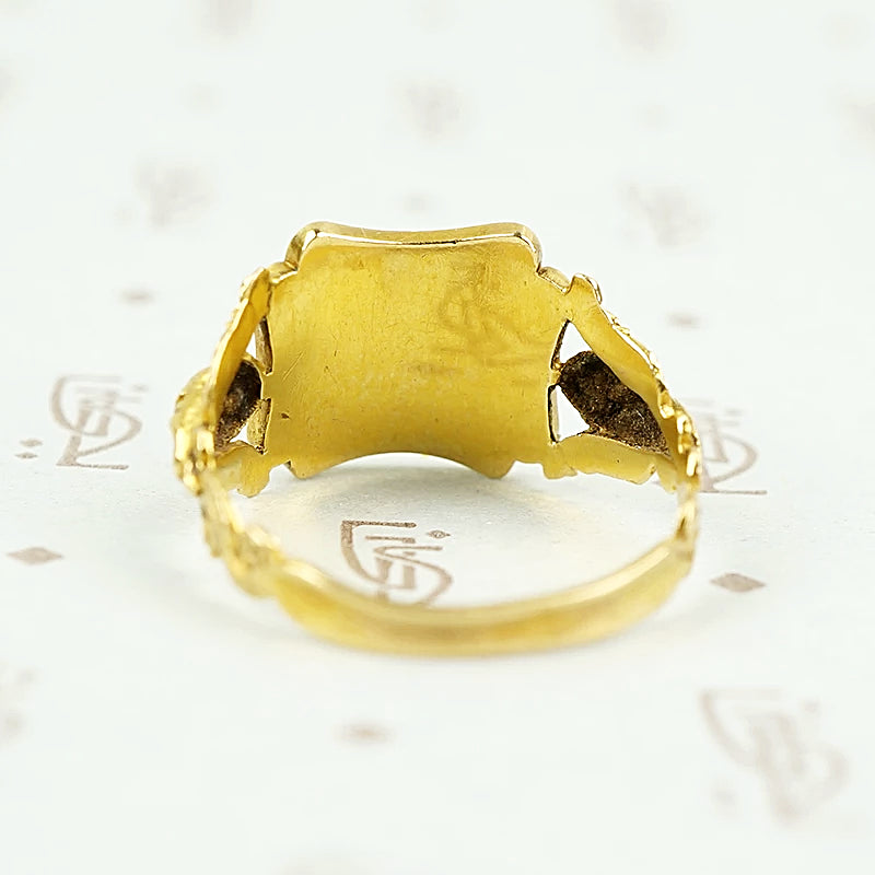 back panel view of antique gold ring