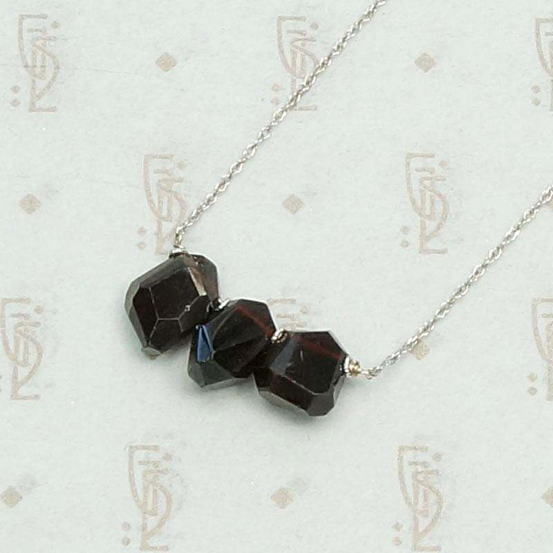 Garnet Nugget Necklace in White Gold by brunet, detail