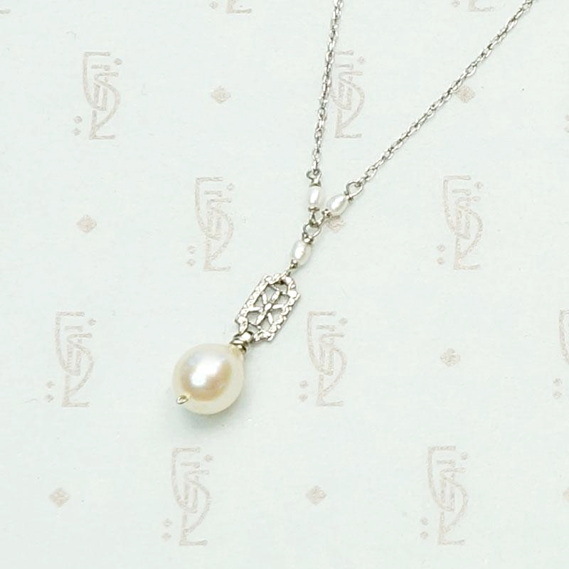 Pearl and White Gold Filigree Necklace by brunet, detail.