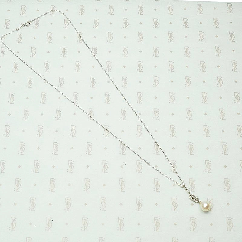 Pearl and White Gold Filigree Necklace by brunet