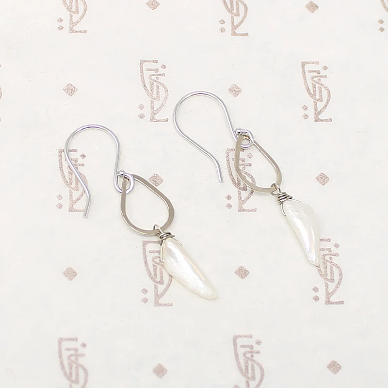 American River Pearl Earrings with Handmade Gold Details by brunet
