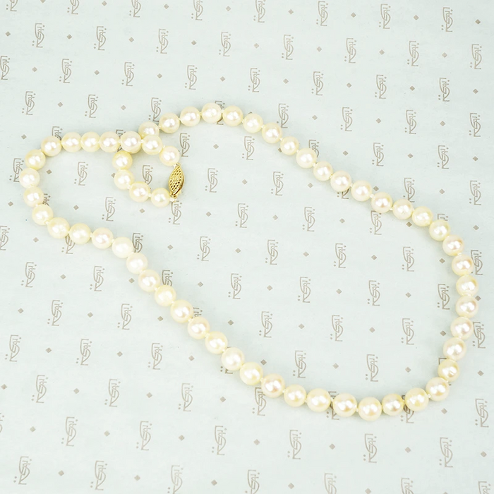 20" 8mm strand of pearls necklace
