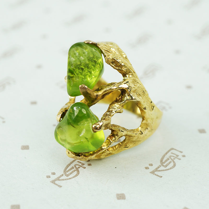 chunky mid mod peridot and gold freeform ring