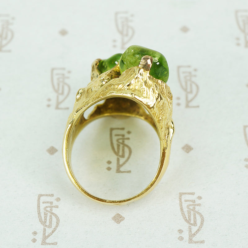 chunky mid mod peridot and gold freeform ring side view