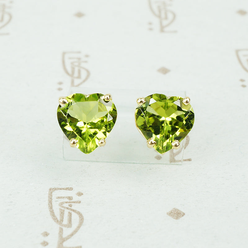 peridot gold heart stud earrings
