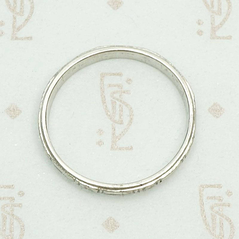 Art Deco Flowers and Bars Platinum Band, top view.