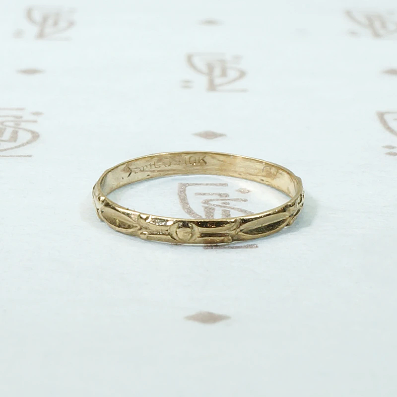 Art Deco Arrows Gold Tiny Ring