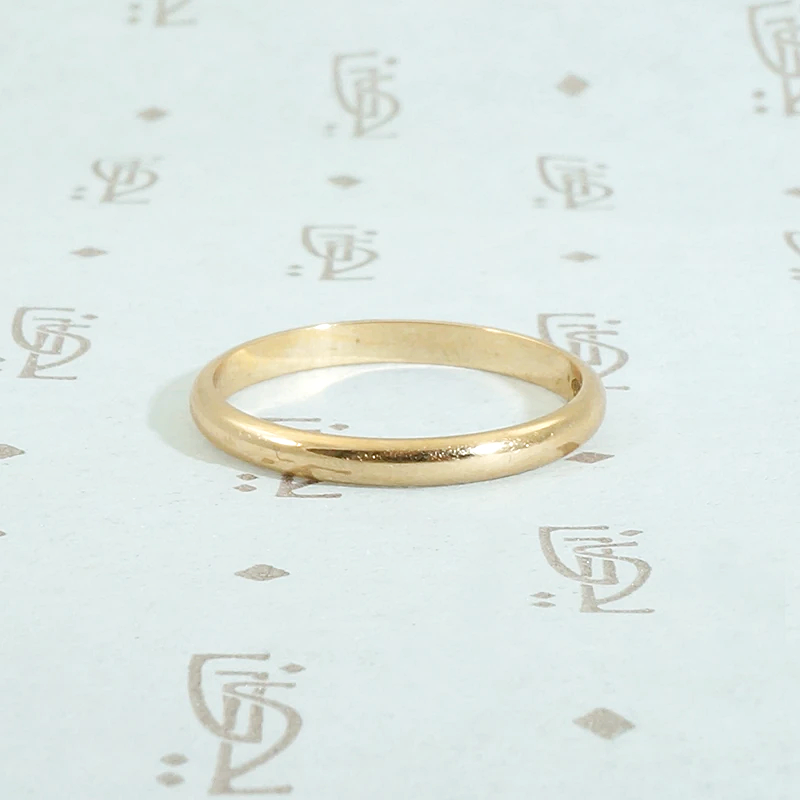 European 18k Half Round Wedding Band