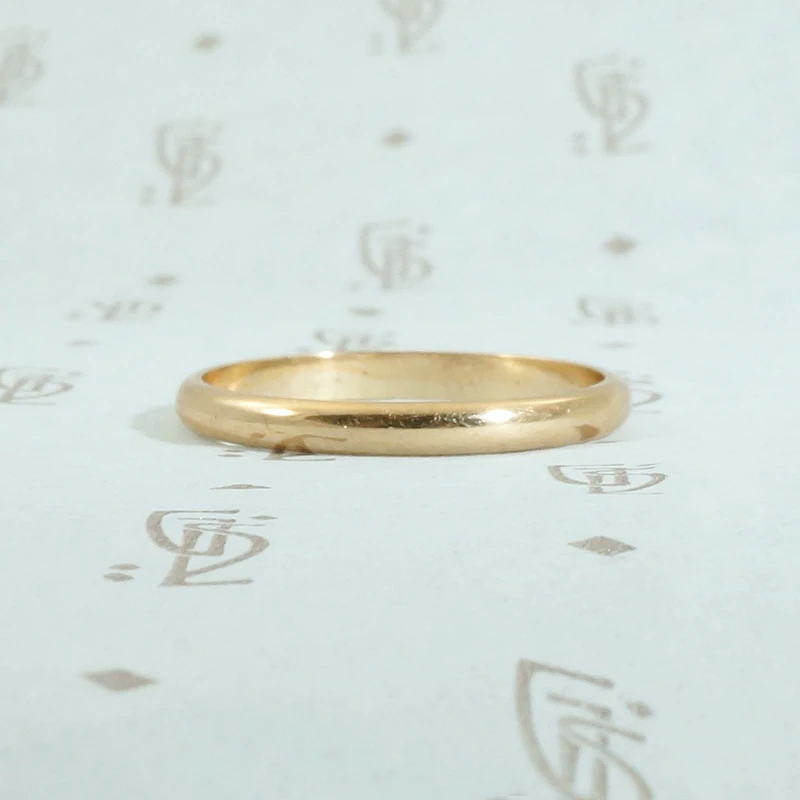 European 18k Half Round Wedding Band