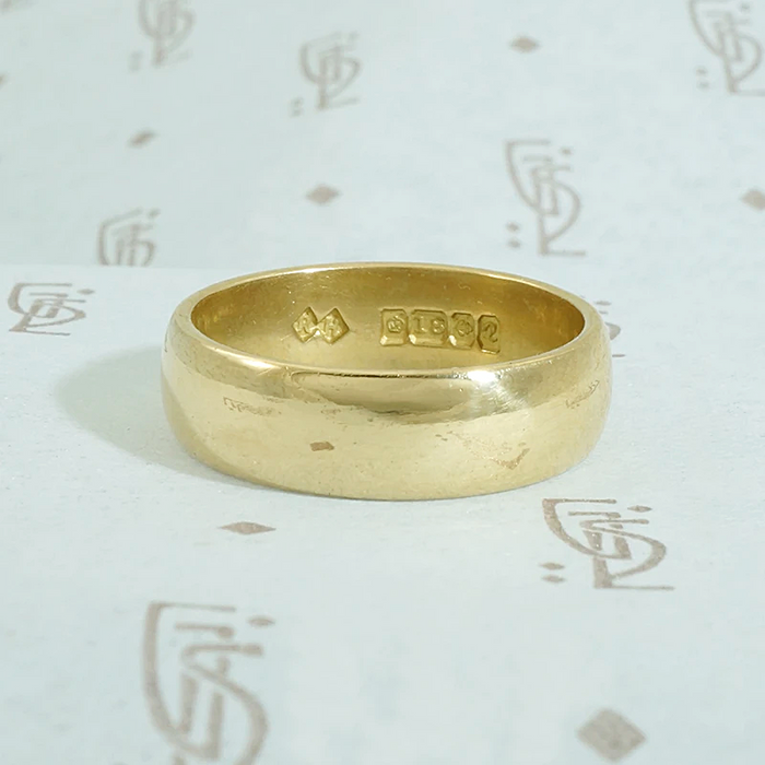 Swinging 60s English 18k Gold Wedding Band