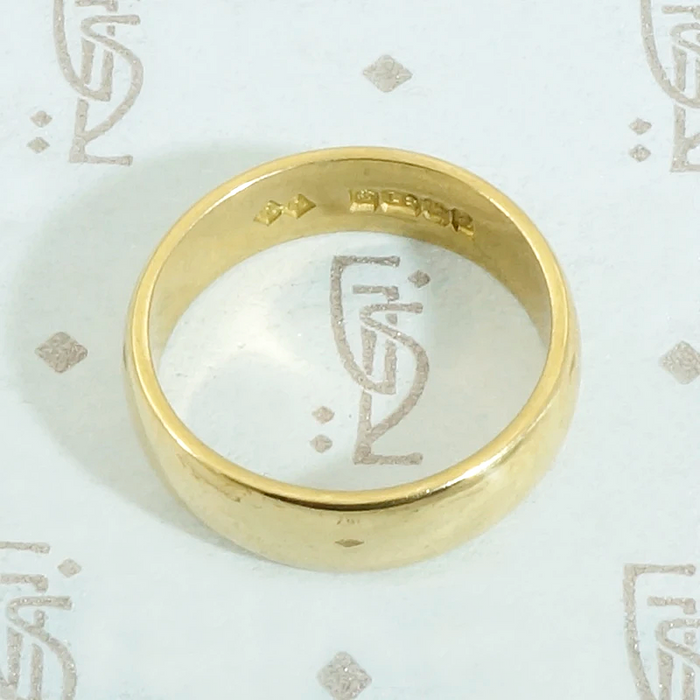 Swinging 60s English 18k Gold Wedding Band