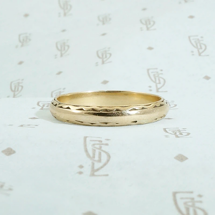 Art Deco Wedding Band with Scalloped Edge