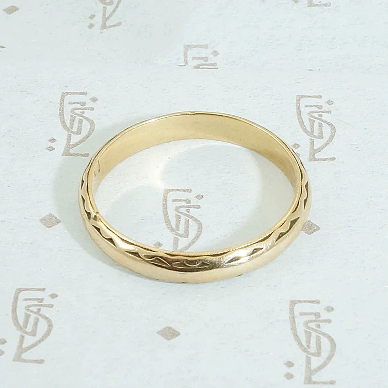 Art Deco Wedding Band with Scalloped Edge