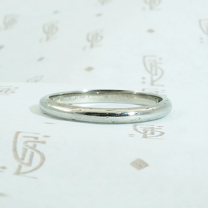 Art Deco White Gold Band with Subtle Scalloping