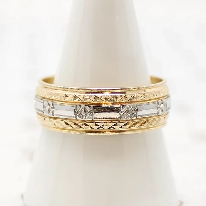 All the Details Gorgeous Vintage Wedding Band