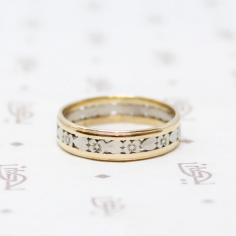 Hearts & Flowers Two Tone Romantic Wreath Band