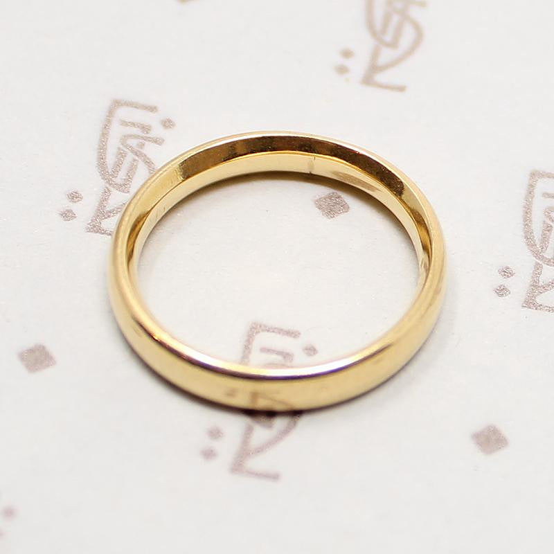 Charming 18k Gold Victorian Wedding Band