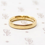 Charming 18k Gold Victorian Wedding Band