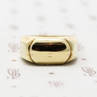 Shiny 1970s Gold Signet Band 
