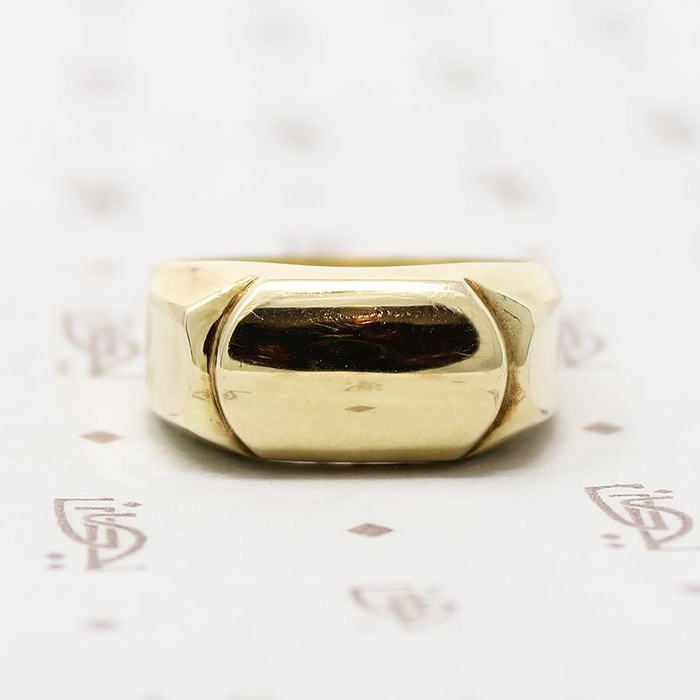 Shiny 1970s Gold Signet Band 