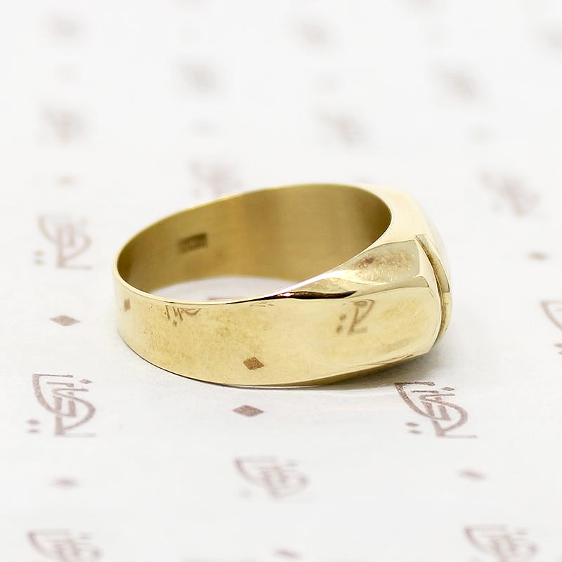Shiny 1970s Gold Signet Band 