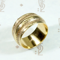 Curvy Crosshatch Wide Mid Century Gold Band