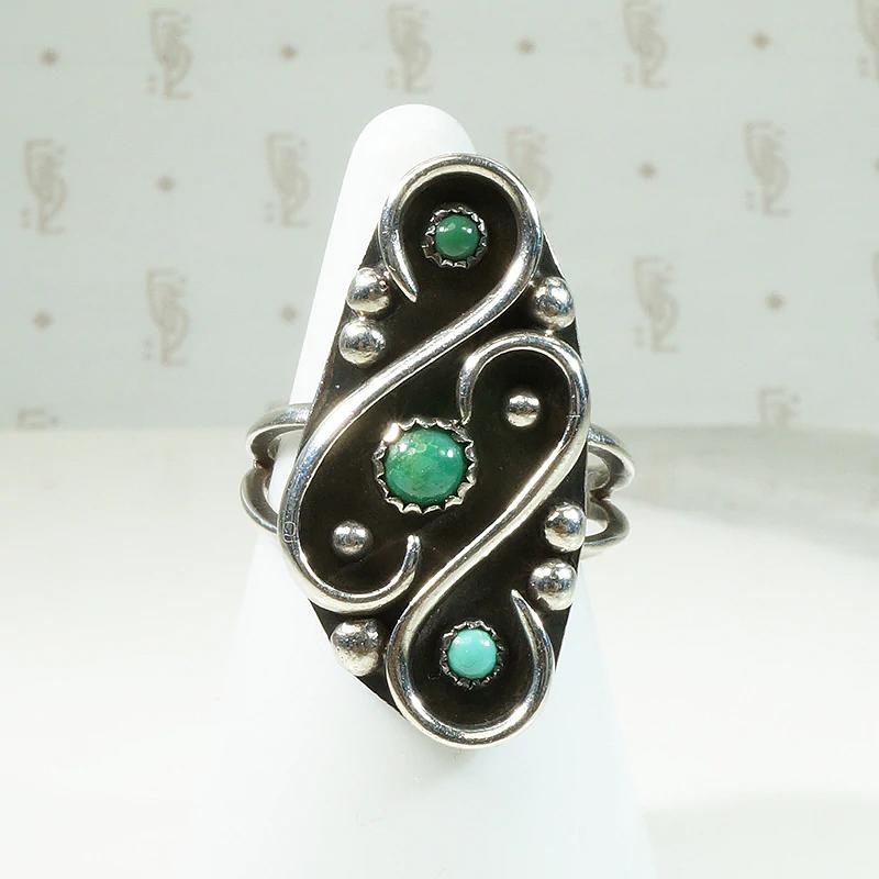 Unusual & Attractive Sterling Ring with Turquoise