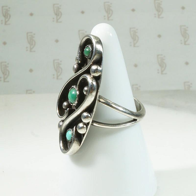 Unusual & Attractive Sterling Ring with Turquoise