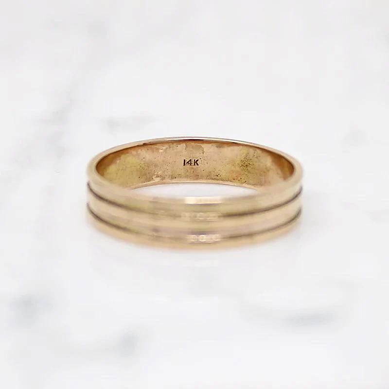 Grooved Gold Wedding Band Size 9.75