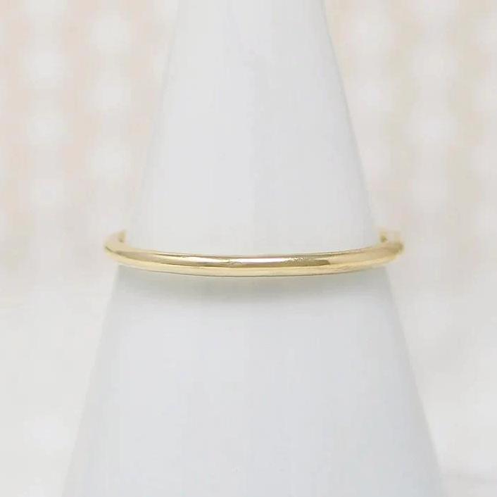 Slim 10k Gold Round Wedding Band