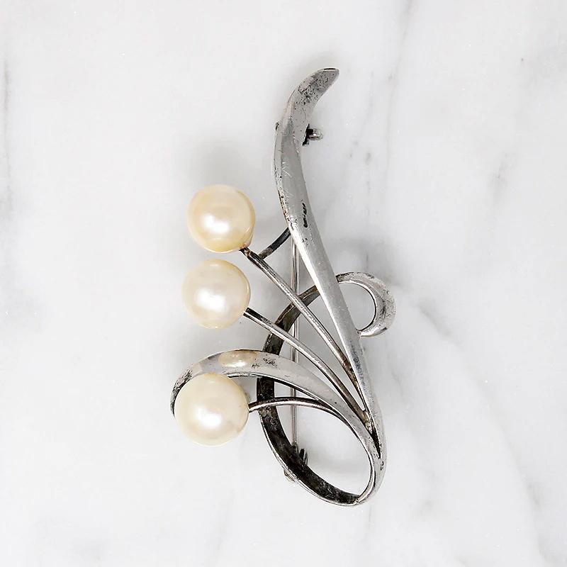 Graceful Silver Brooch with Three Pearls