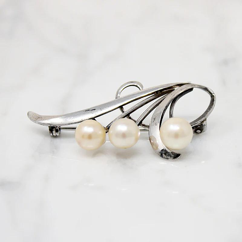 Graceful Silver Brooch with Three Pearls