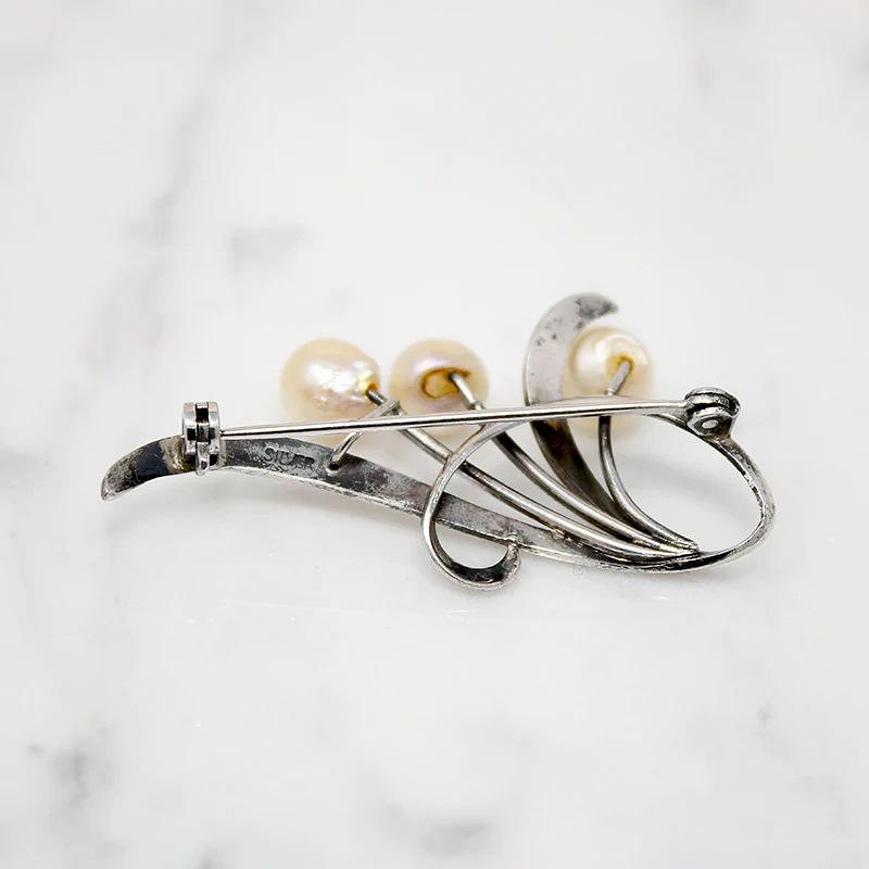 Graceful Silver Brooch with Three Pearls