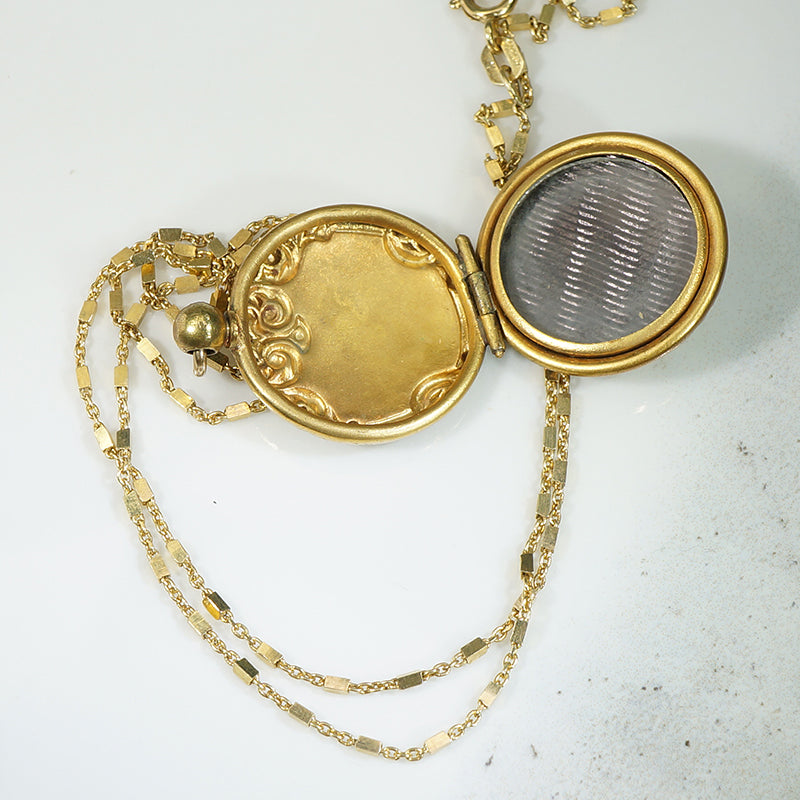 Pretty Victorian Locket