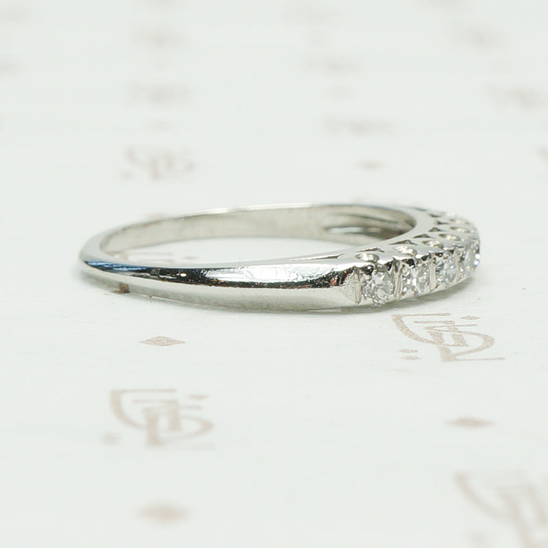 7 diamond platinum classic 1940's wedding band